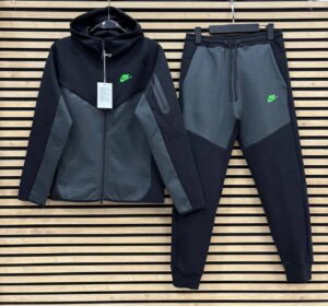 Nike Tech Fleece Tamno siva i Crna: Savršena Kombinacija Udobnosti i Stila